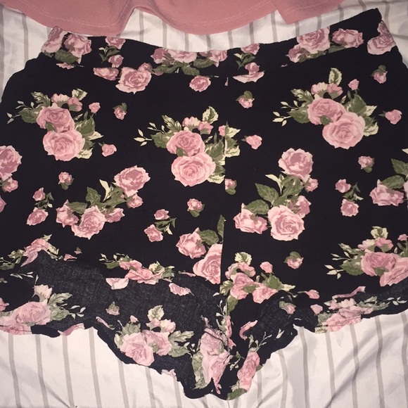 Adorable 2 piece outfit :) !!! - Picture 2 of 8